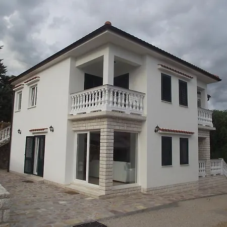 House Danica